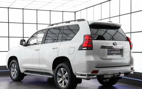 Toyota Land Cruiser Prado 150 рестайлинг 2, 2017 год, 4 950 000 рублей, 6 фотография