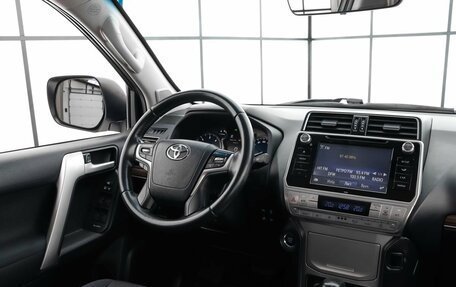 Toyota Land Cruiser Prado 150 рестайлинг 2, 2017 год, 4 950 000 рублей, 7 фотография