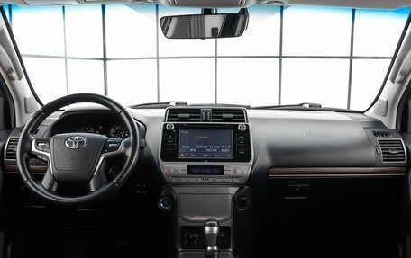 Toyota Land Cruiser Prado 150 рестайлинг 2, 2017 год, 4 950 000 рублей, 8 фотография