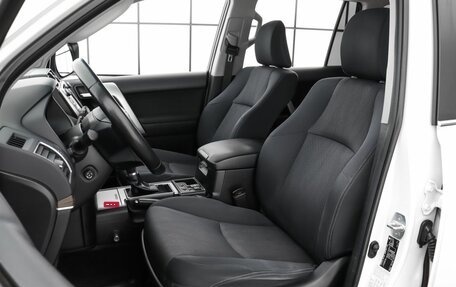 Toyota Land Cruiser Prado 150 рестайлинг 2, 2017 год, 4 950 000 рублей, 9 фотография