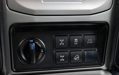 Toyota Land Cruiser Prado 150 рестайлинг 2, 2017 год, 4 950 000 рублей, 16 фотография