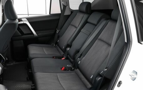 Toyota Land Cruiser Prado 150 рестайлинг 2, 2017 год, 4 950 000 рублей, 10 фотография