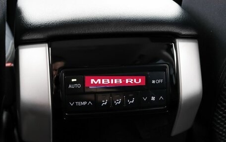 Toyota Land Cruiser Prado 150 рестайлинг 2, 2017 год, 4 950 000 рублей, 18 фотография