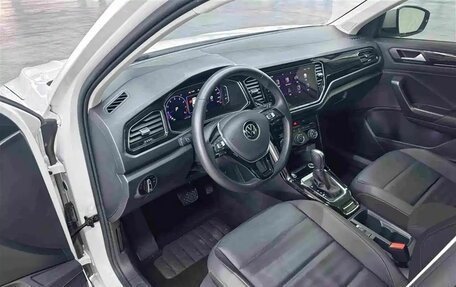 Volkswagen T-Roc I, 2023 год, 1 480 000 рублей, 14 фотография