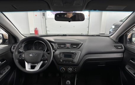 KIA Rio III рестайлинг, 2013 год, 899 000 рублей, 18 фотография