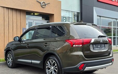 Mitsubishi Outlander III рестайлинг 3, 2017 год, 1 730 000 рублей, 4 фотография