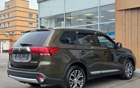 Mitsubishi Outlander III рестайлинг 3, 2017 год, 1 730 000 рублей, 6 фотография