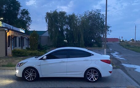 Hyundai Solaris II рестайлинг, 2014 год, 1 150 000 рублей, 2 фотография