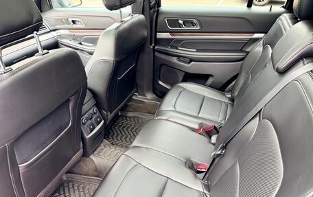 Ford Explorer VI, 2016 год, 3 120 000 рублей, 17 фотография