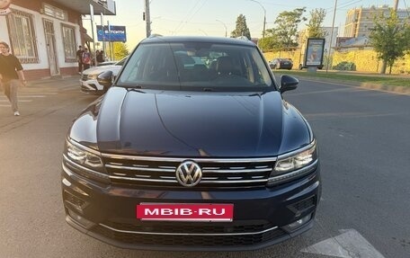 Volkswagen Tiguan II, 2017 год, 2 600 000 рублей, 2 фотография
