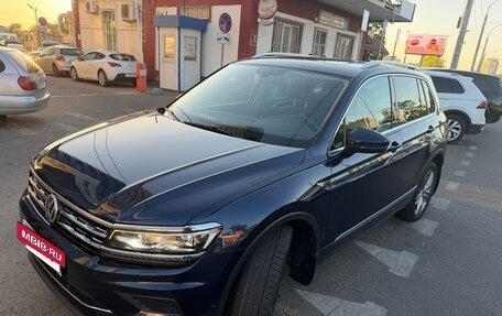 Volkswagen Tiguan II, 2017 год, 2 600 000 рублей, 3 фотография