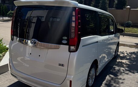 Toyota Noah III, 2015 год, 2 190 000 рублей, 11 фотография