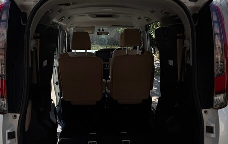 Toyota Noah III, 2015 год, 2 190 000 рублей, 12 фотография