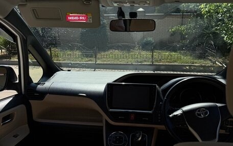 Toyota Noah III, 2015 год, 2 190 000 рублей, 14 фотография