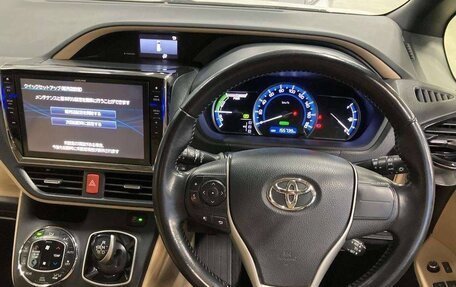 Toyota Noah III, 2015 год, 2 190 000 рублей, 23 фотография