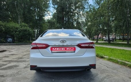 Toyota Camry, 2019 год, 2 990 000 рублей, 4 фотография
