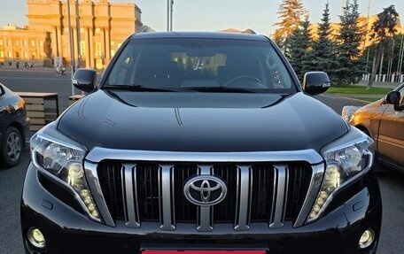 Toyota Land Cruiser Prado 150 рестайлинг 2, 2015 год, 3 500 000 рублей, 2 фотография