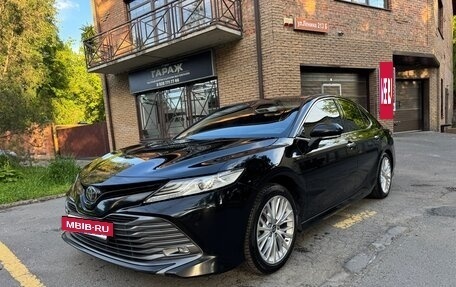 Toyota Camry, 2019 год, 2 650 000 рублей, 2 фотография