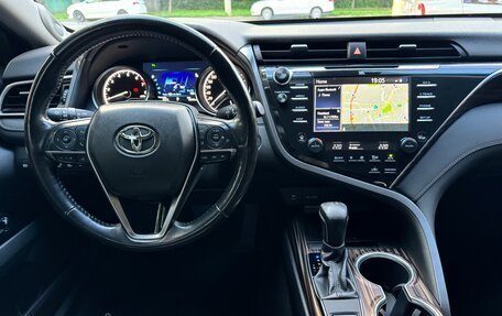 Toyota Camry, 2019 год, 2 650 000 рублей, 10 фотография