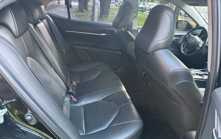 Toyota Camry, 2019 год, 2 650 000 рублей, 13 фотография