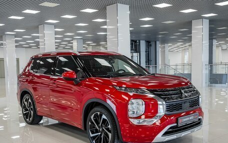 Mitsubishi Outlander, 2023 год, 3 982 000 рублей, 3 фотография