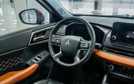 Mitsubishi Outlander, 2023 год, 3 982 000 рублей, 15 фотография