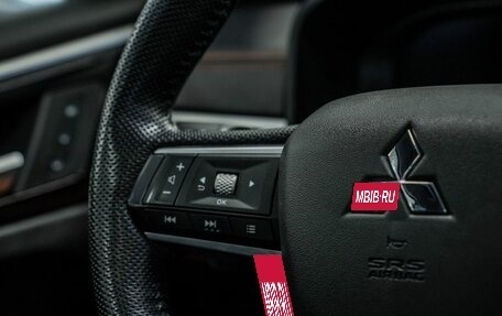 Mitsubishi Outlander, 2023 год, 3 982 000 рублей, 14 фотография