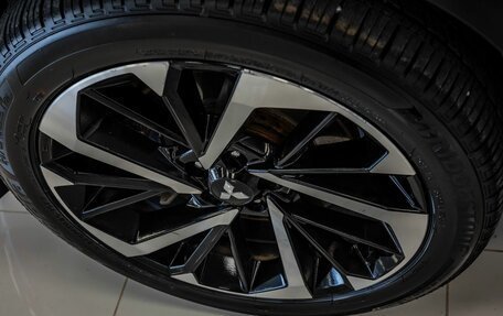 Mitsubishi Outlander, 2023 год, 3 982 000 рублей, 28 фотография