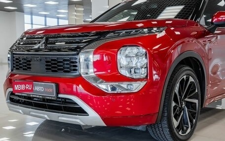 Mitsubishi Outlander, 2023 год, 3 982 000 рублей, 30 фотография