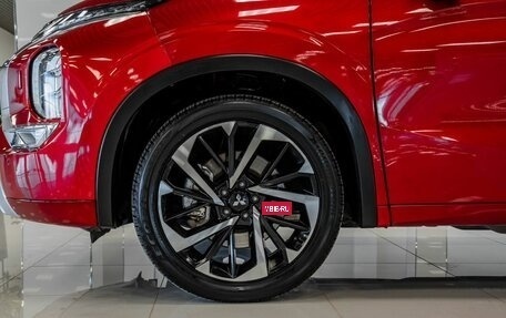 Mitsubishi Outlander, 2023 год, 3 982 000 рублей, 29 фотография