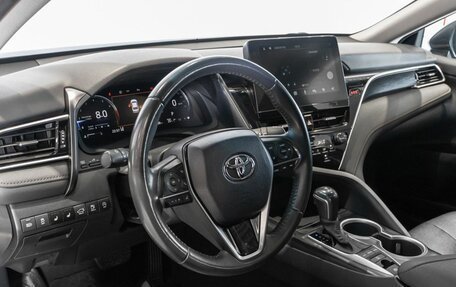 Toyota Camry, 2023 год, 3 530 000 рублей, 5 фотография