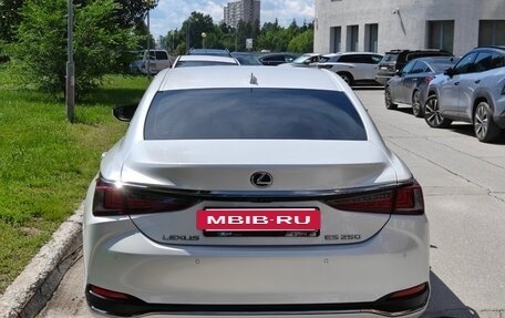 Lexus ES VII, 2018 год, 3 850 000 рублей, 10 фотография