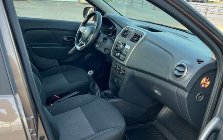 Renault Logan II, 2019 год, 800 000 рублей, 8 фотография