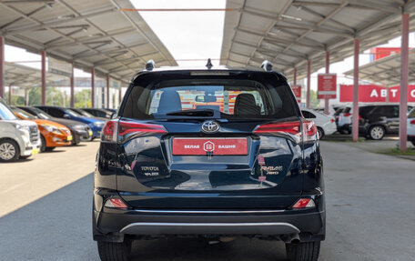 Toyota RAV4, 2018 год, 2 499 000 рублей, 13 фотография
