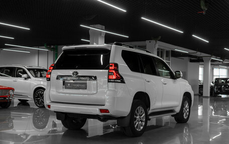 Toyota Land Cruiser Prado 150 рестайлинг 2, 2019 год, 4 900 000 рублей, 5 фотография