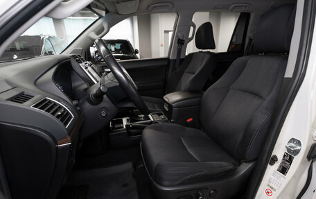 Toyota Land Cruiser Prado 150 рестайлинг 2, 2019 год, 4 900 000 рублей, 9 фотография
