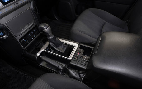 Toyota Land Cruiser Prado 150 рестайлинг 2, 2019 год, 4 900 000 рублей, 14 фотография