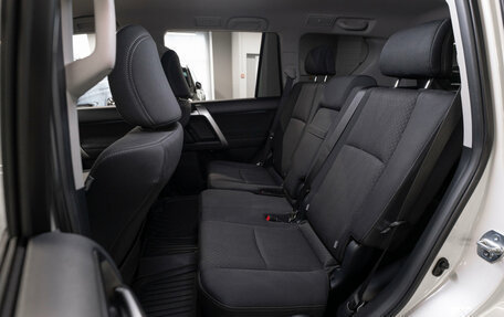 Toyota Land Cruiser Prado 150 рестайлинг 2, 2019 год, 4 900 000 рублей, 12 фотография