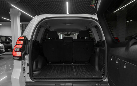 Toyota Land Cruiser Prado 150 рестайлинг 2, 2019 год, 4 900 000 рублей, 25 фотография