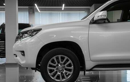 Toyota Land Cruiser Prado 150 рестайлинг 2, 2019 год, 4 900 000 рублей, 24 фотография