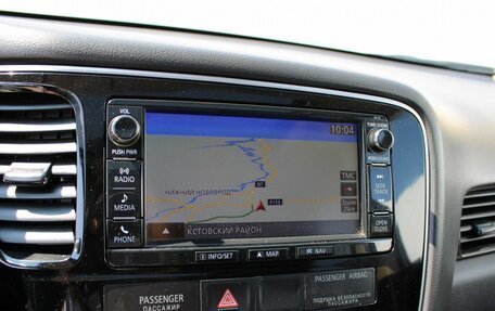 Mitsubishi Outlander III рестайлинг 3, 2016 год, 2 299 000 рублей, 14 фотография