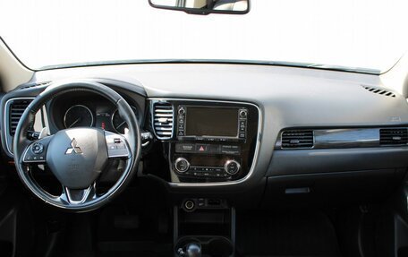 Mitsubishi Outlander III рестайлинг 3, 2016 год, 2 299 000 рублей, 12 фотография