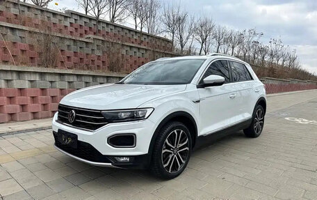 Volkswagen T-Roc I, 2022 год, 1 570 000 рублей, 1 фотография