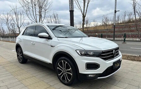 Volkswagen T-Roc I, 2022 год, 1 570 000 рублей, 3 фотография