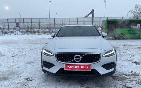 Volvo V60 II, 2021 год, 4 500 000 рублей, 1 фотография