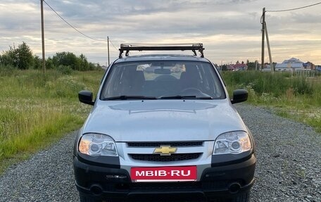 Chevrolet Niva I рестайлинг, 2014 год, 690 000 рублей, 2 фотография