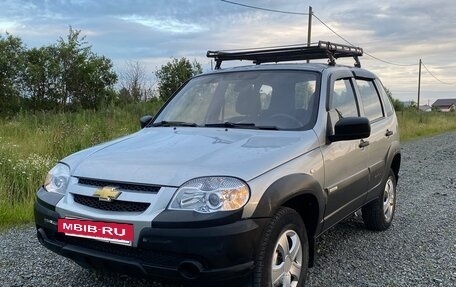 Chevrolet Niva I рестайлинг, 2014 год, 690 000 рублей, 3 фотография