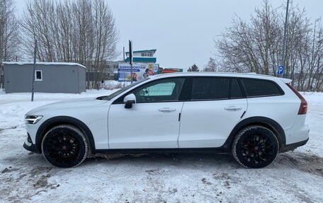 Volvo V60 II, 2021 год, 4 500 000 рублей, 2 фотография