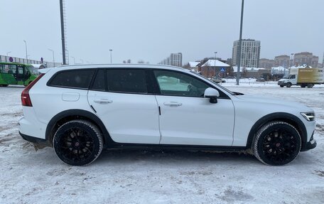 Volvo V60 II, 2021 год, 4 500 000 рублей, 4 фотография