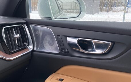 Volvo V60 II, 2021 год, 4 500 000 рублей, 11 фотография